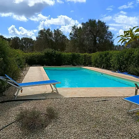 Trullo Amalia Con Piscina Privata * Latiano