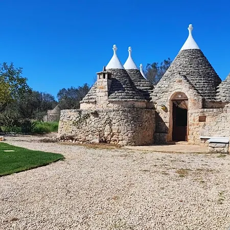 Trullo Amalia Con Piscina Privata * Latiano