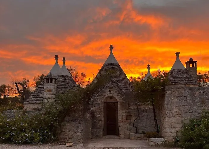 Trullo Amalia Con Piscina Privata Hébergement de vacances