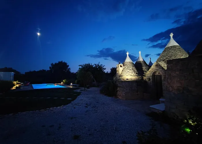 Trullo Amalia Con Piscina Privata Hébergement de vacances